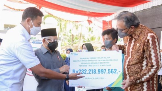 Direktur BPJAMSOSTEK dampingi Wapres Serahkan Manfaat dan Beasiswa BPJS Ketenagakerjaan Rp 2,8 M