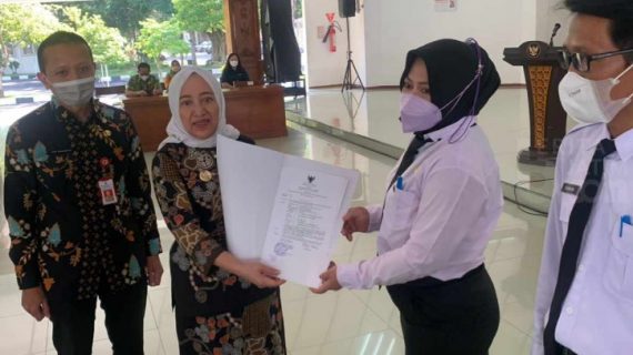 Terima SK Pengangkatan, PPPK Guru di Bojonegoro Sumringah