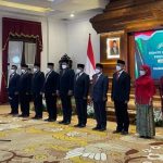 Gubernur Khofifah Lantik Komite Komunikasi Digital, demi Perangi Hoaks