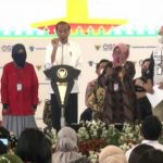 Kenang sulitnya memiliki izin usaha, Jokowi cerita saat bagikan NIB