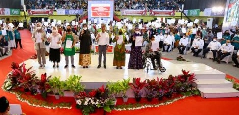 Pelaku usaha bisa urus NIB dengan NIK berkat ide Bupati Ipuk