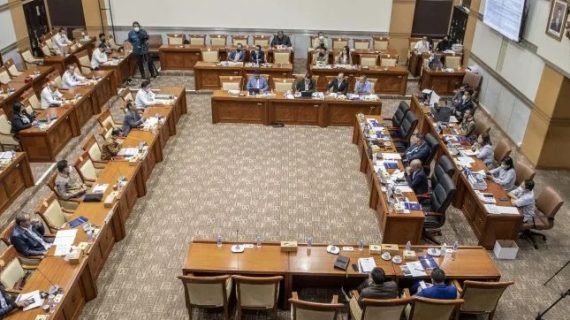 Kapolri didampingi timsus dalam RDP komisi III DPRD RI