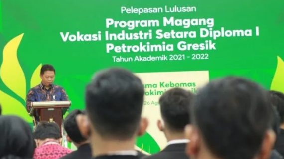 Puluhan siswa magang vokasi berhasil lulus dari program Petrokimia
