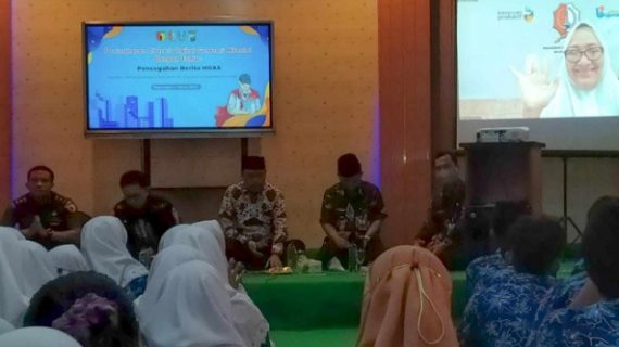 Cegah informasi bohong ke pelajar, Kominfo Bojonegoro gelar literasi digital