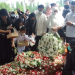 Azyumardi Azra dimakamkan hari ini, berlangsung khidmat