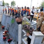 Bupati Gresik sidak rumah pompa dan miris lihat sampah yang ada