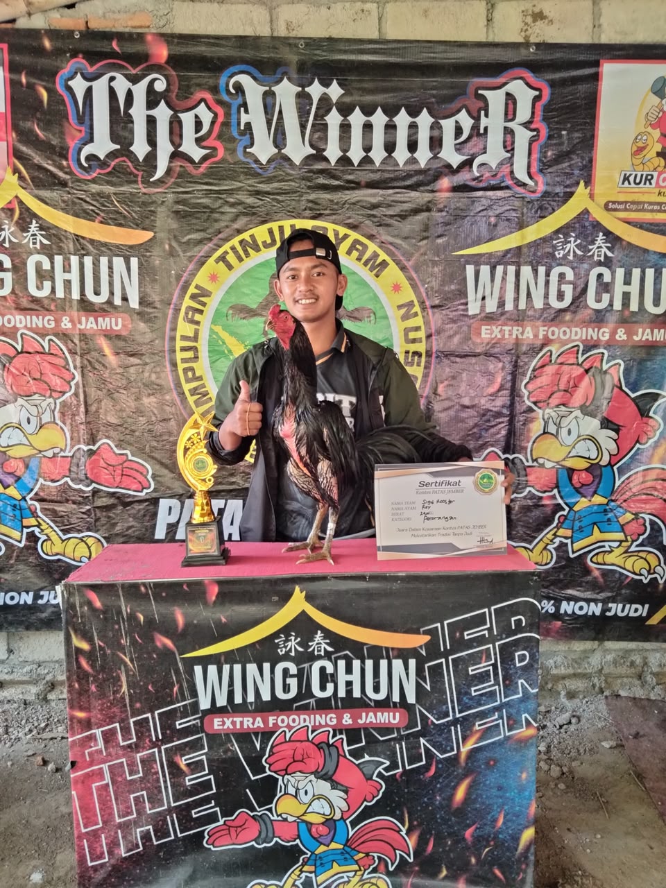 Sigit Rooster Probolinggo Raih Juara 1 dan Pemenang Tercepat di Kontes Tinju Ayam Se jatim